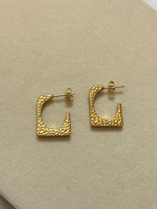 Half Rectangular Studs