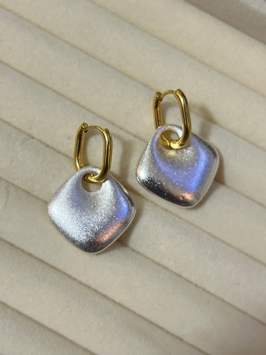 Dual Tone Hoops