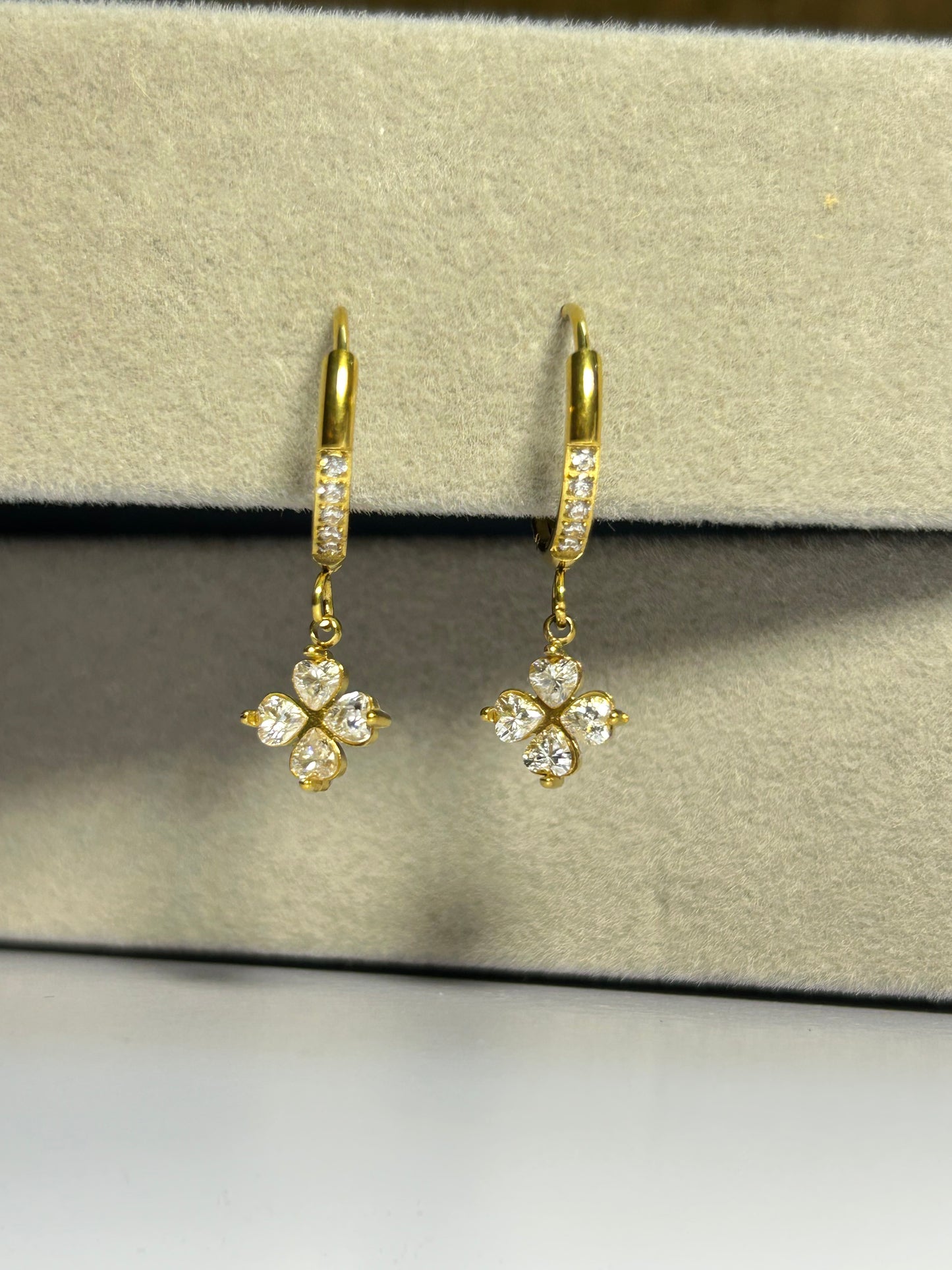 Clover Diamond Huggies