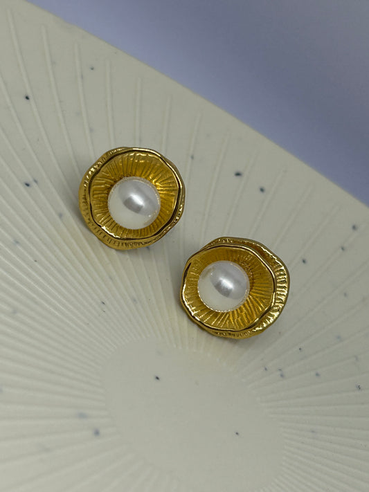 Flower Pearl Stud