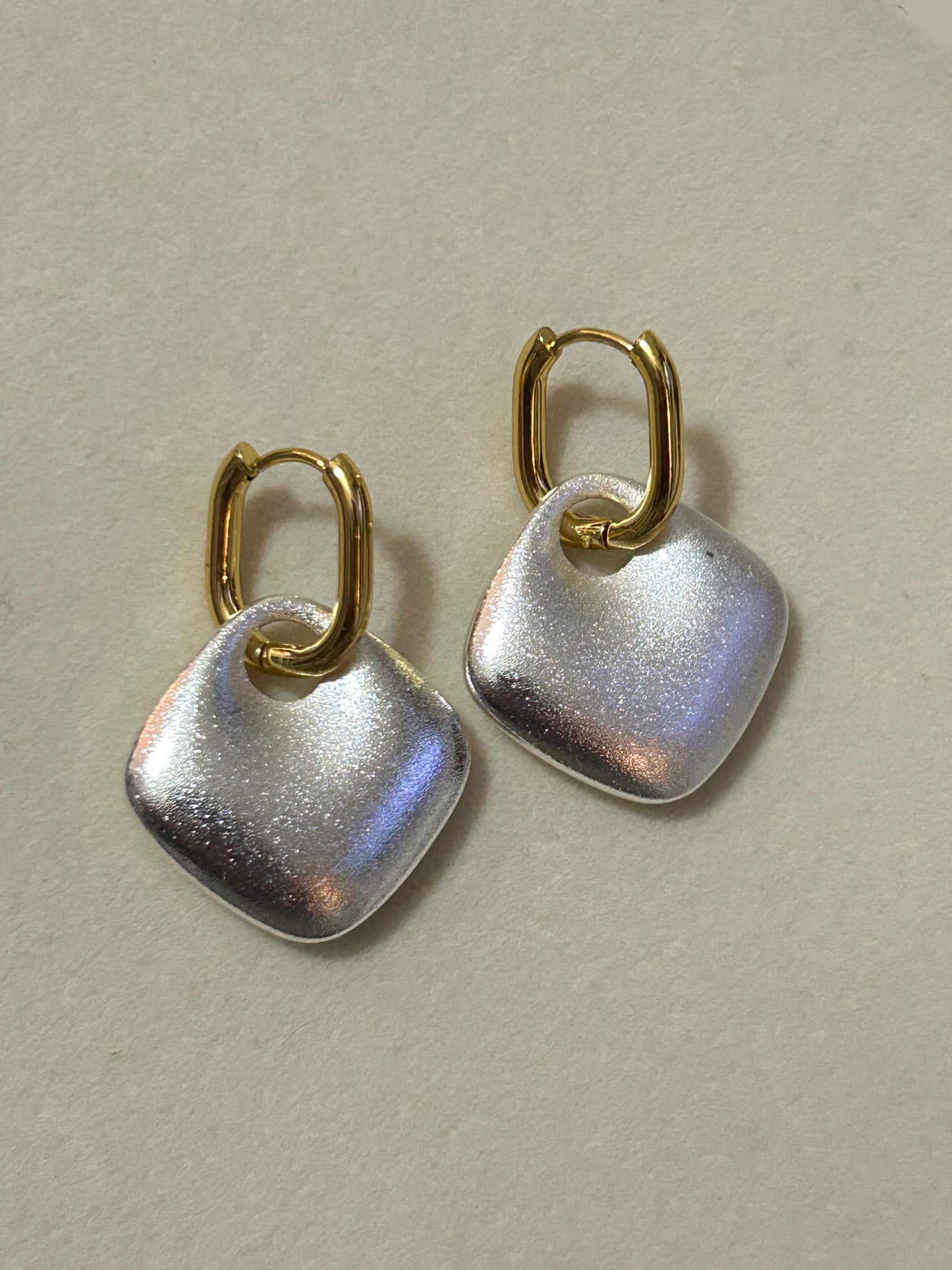 Dual Tone Hoops