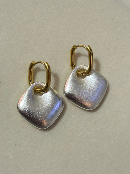Dual Tone Hoops