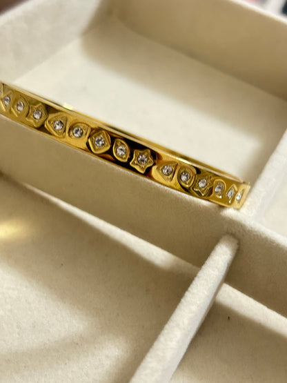 Embossed Diamond Bracelet