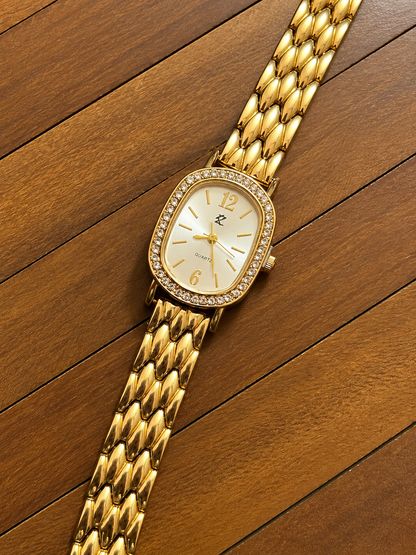 Luxe Oval Pearl Watch