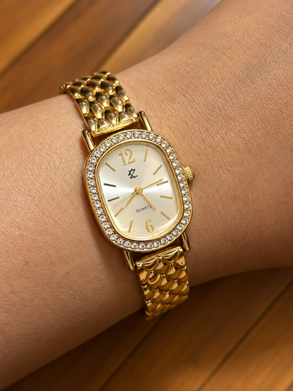 Luxe Oval Pearl Watch