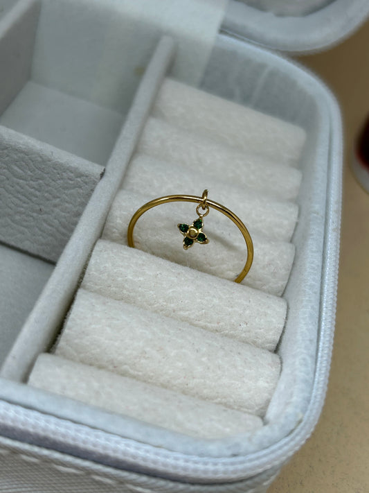 Clover Charm Ring