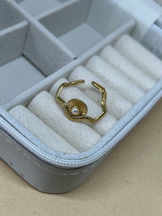Wavey Shell with Pearl Adjustable Ring