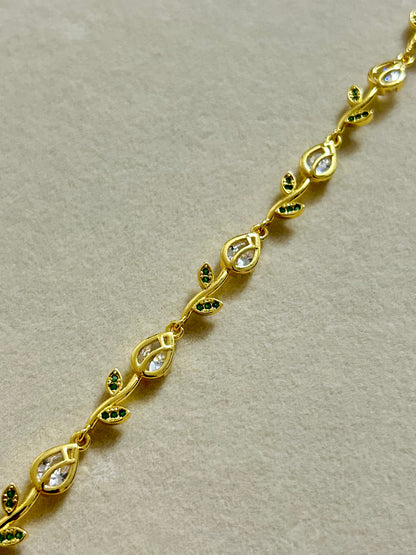 Whit Tulip Bracelet