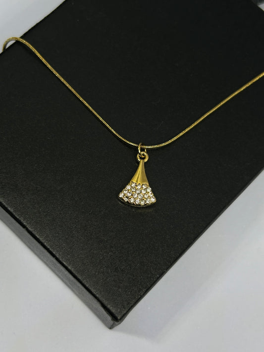 Gleam Fan Pendant Necklace