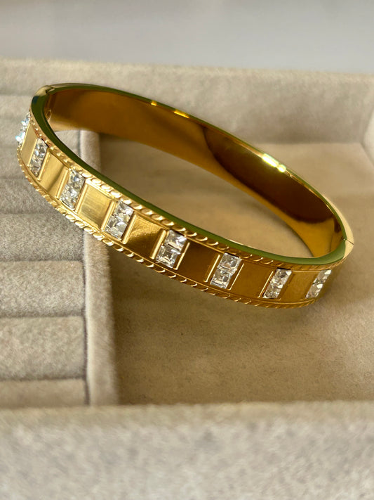 Broad Stones Bracelet