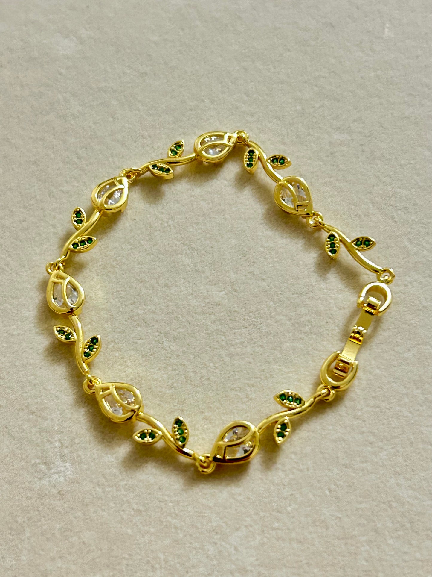 Whit Tulip Bracelet