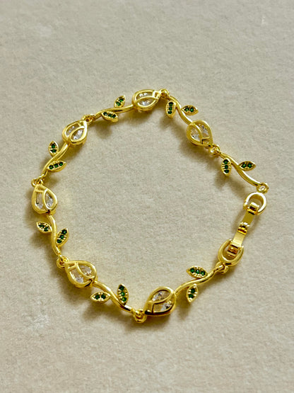 Whit Tulip Bracelet