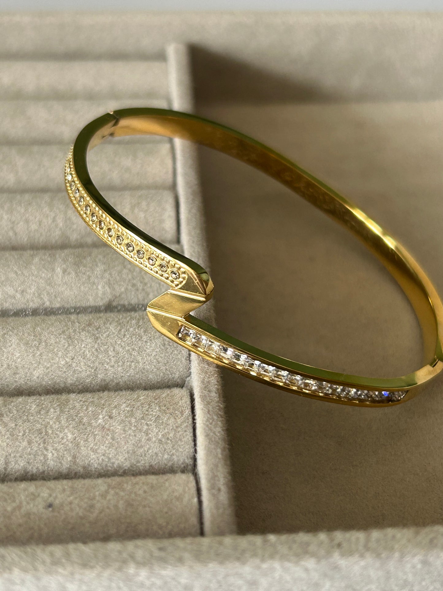 Diamonds Zigzag Bracelet