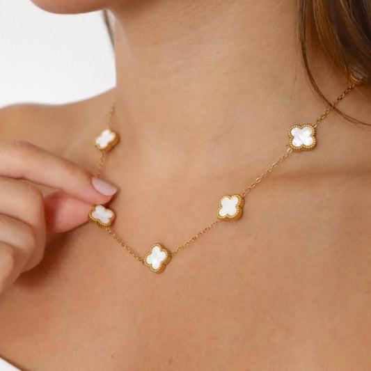 White Clovers Necklace