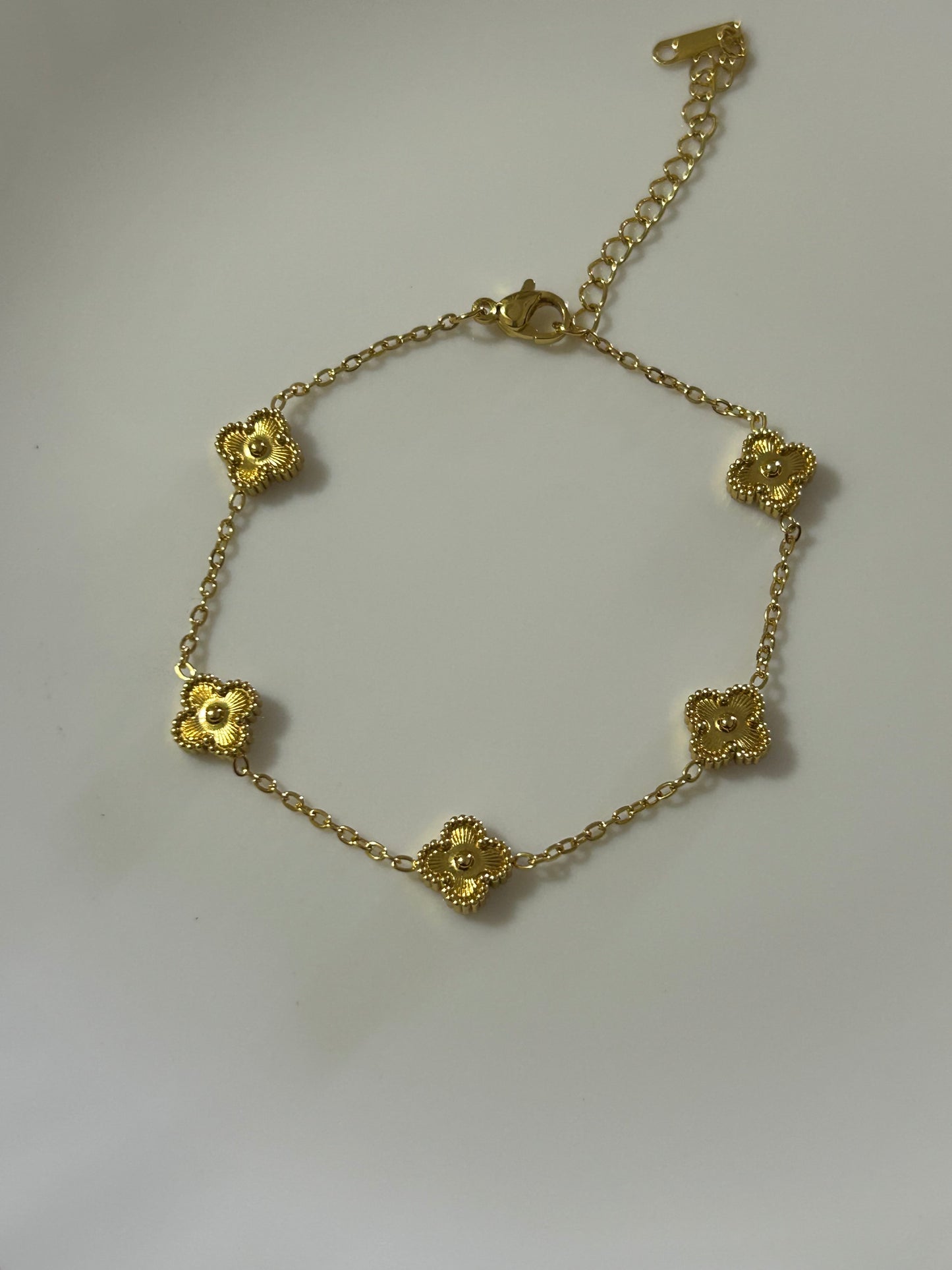 Golden Mini Clover Bracelet