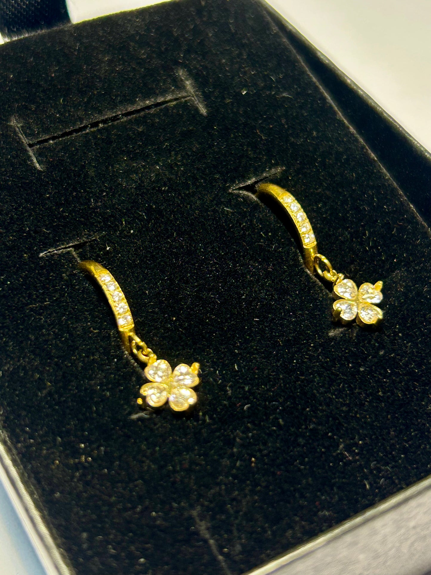 Clover Diamond Huggies